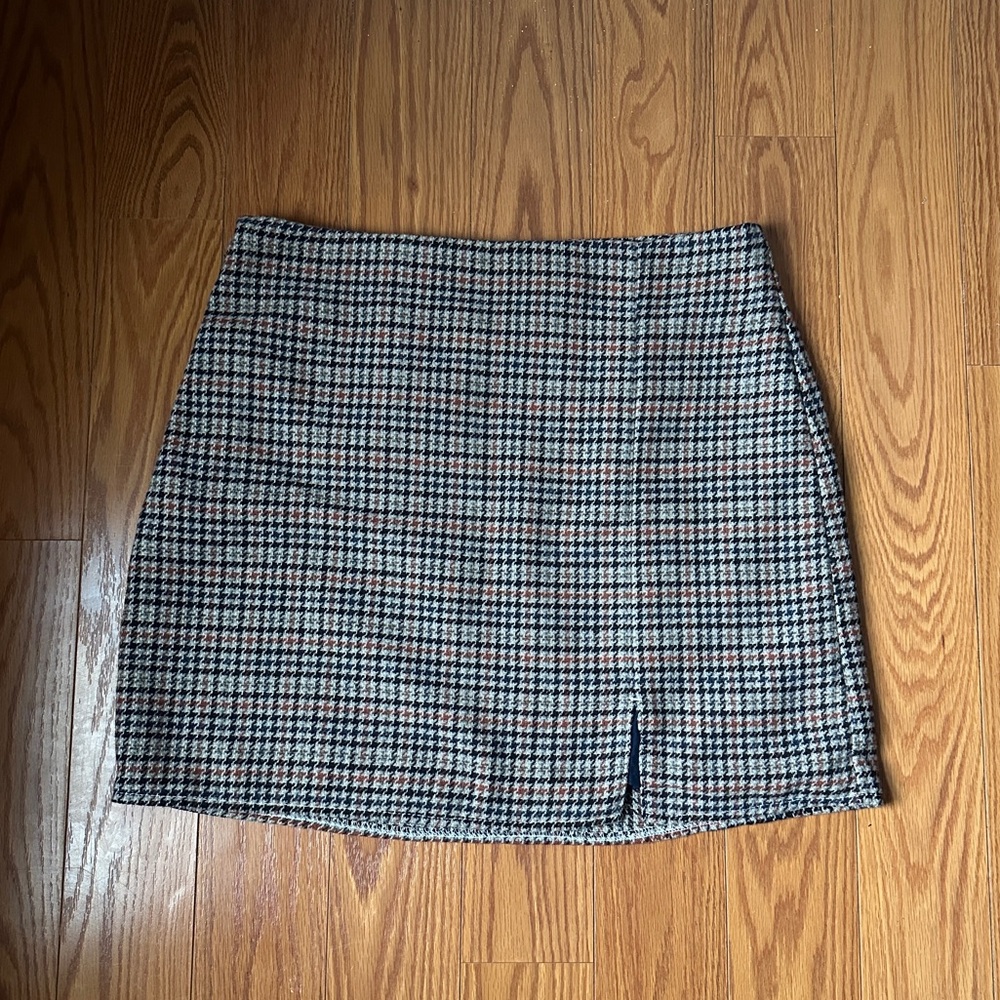 Old Navy Black and Cream Houndstooth Mini Skirt
